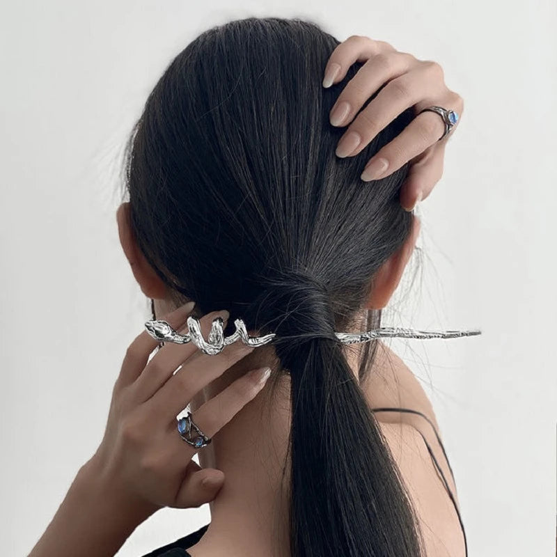 2026 Punk Snake Hairpin Hair Sticks Rhinestones Irregular Texture Metal Vintage Headwear Hairstyle for Women Hair Accessories