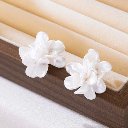 Korean White Acrylic Flower Stud Earrings For Women Girls Sweet Floral Temperament Earrings Wedding Jewelry Gift 2026 New