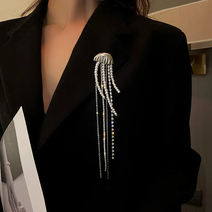 Fashion Silver Color Pearl Jellyfish Brooch For Women Exquisite Rhinestones Long Tassel Suit Pin Brooches Party Accessories
