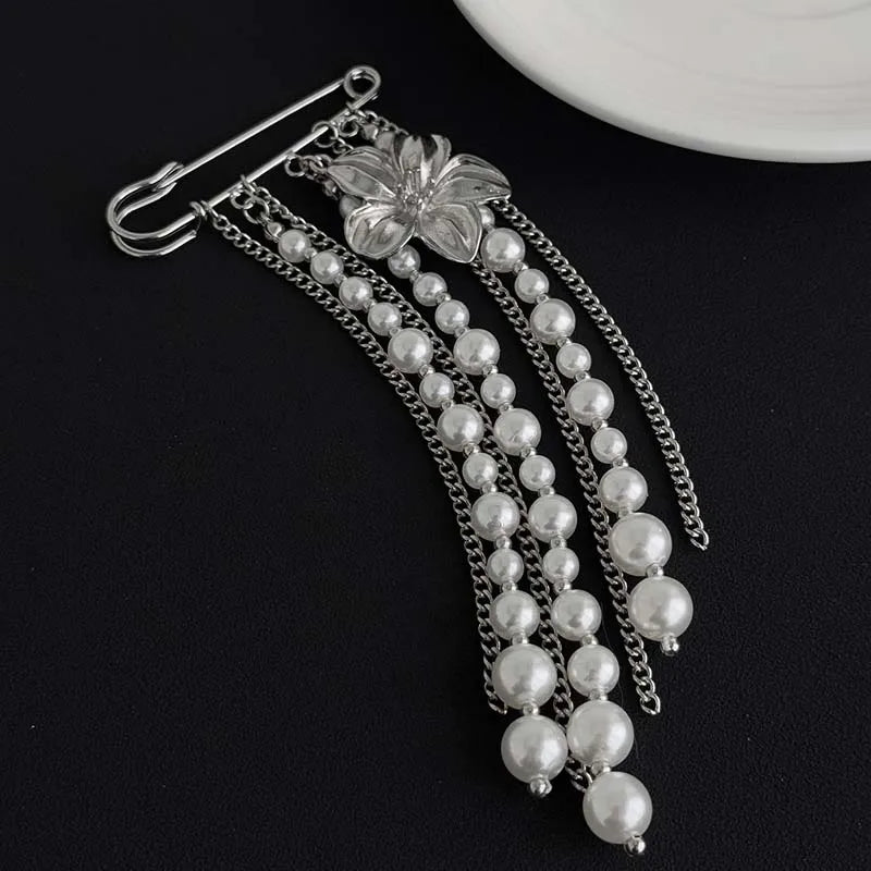 Fashion Metal Flower Pearl Tassel Chain Brooch For Women Exaggerated Multilayer Pants Chain Charm Brooches Jewelry Accessories
