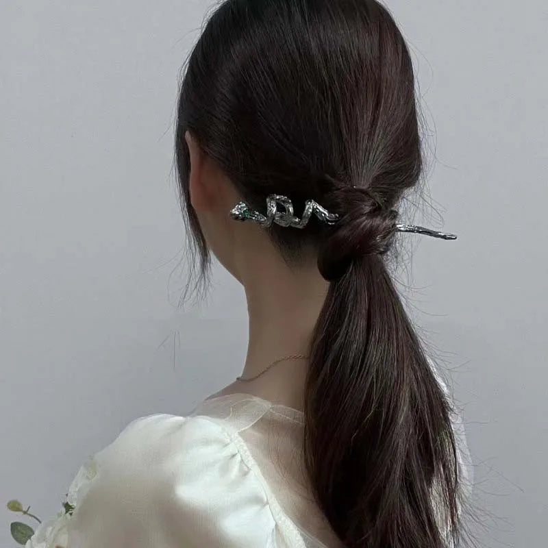 New Punk Snake Shape Hair Sticks Hairpin for Women Fashion Metal Green Crystal Chopstick Hair Clip Pin Headwear Hair Accessories