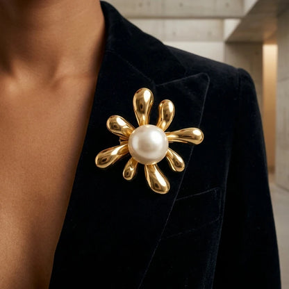 Minimalist Style Stainless Steel Flower Brooches Women's Pearl Brooch Easy Match Party Casual Pin Jewelry Accessories