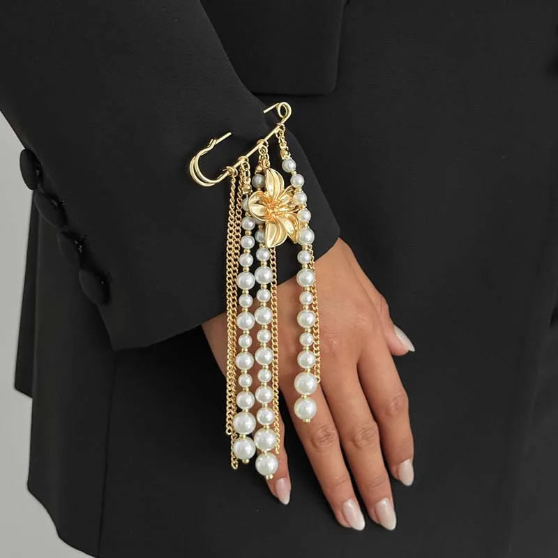 Fashion Metal Flower Pearl Tassel Chain Brooch For Women Exaggerated Multilayer Pants Chain Charm Brooches Jewelry Accessories
