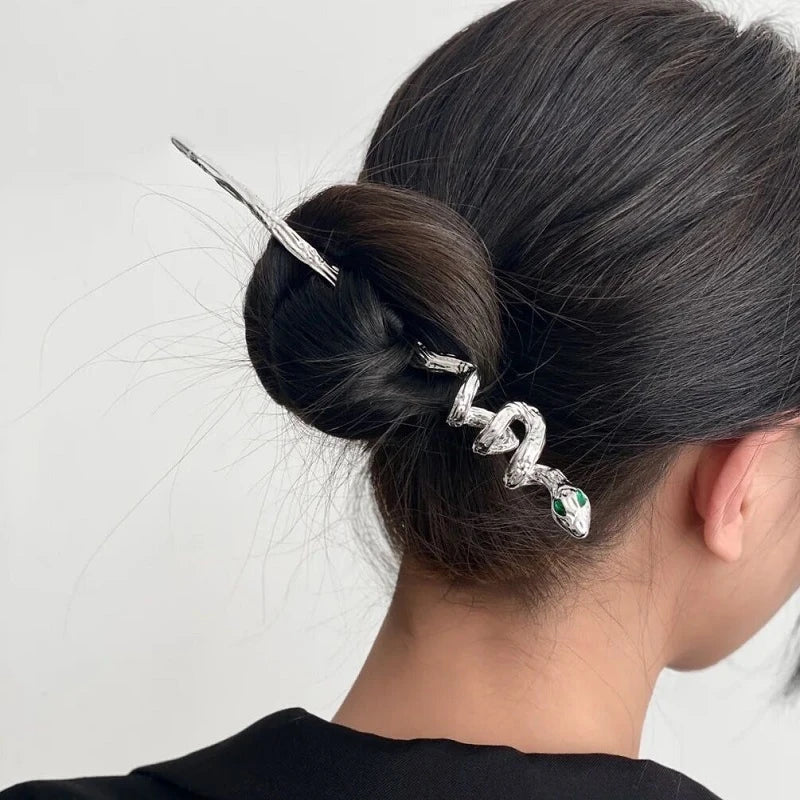 2026 Punk Snake Hairpin Hair Sticks Rhinestones Irregular Texture Metal Vintage Headwear Hairstyle for Women Hair Accessories