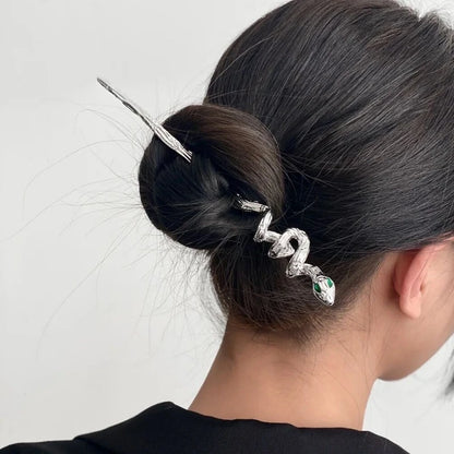 2026 Punk Snake Hairpin Hair Sticks Rhinestones Irregular Texture Metal Vintage Headwear Hairstyle for Women Hair Accessories