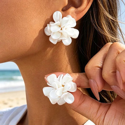 Korean White Acrylic Flower Stud Earrings For Women Girls Sweet Floral Temperament Earrings Wedding Jewelry Gift 2026 New