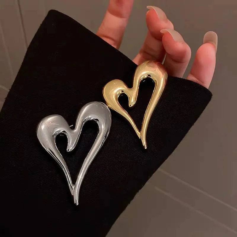 2026 New Trendy Heart-Shaped Irregular Brooches for Women Men Personality Coat Suit Ornament Buckles Jewelry Office Party Gifts
