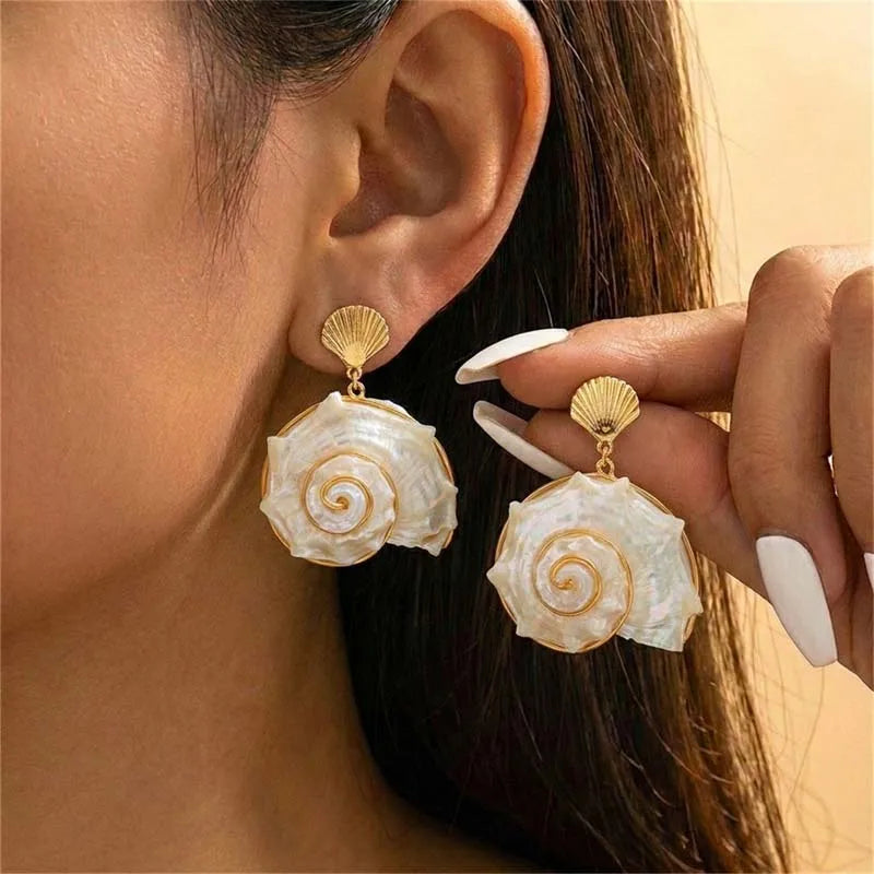 Bohemian White Shell Conch Pendant Earrings For Women Exaggerated Metal Spiral Seashell Dangle Earrings Beach Jewelry Gifts