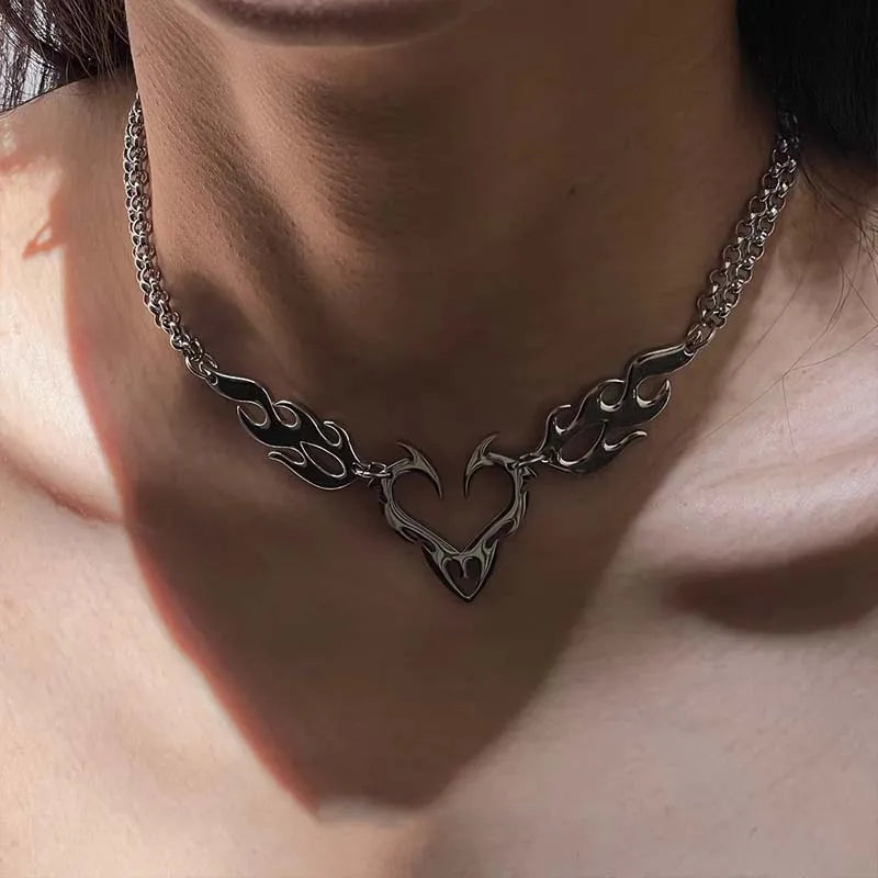 Stainless Steel Silver Color Thorn Heart Choker Necklace For Woman Man Punk Hip Hop Metal Hollow Clavicle Chain Necklace Jewelry