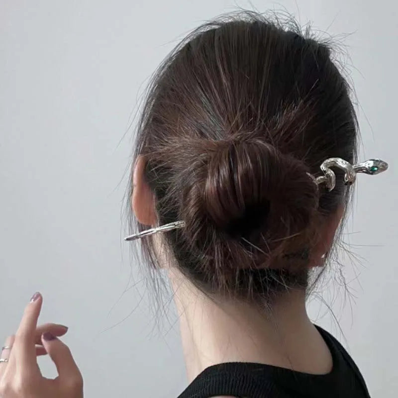 New Punk Snake Shape Hair Sticks Hairpin for Women Fashion Metal Green Crystal Chopstick Hair Clip Pin Headwear Hair Accessories
