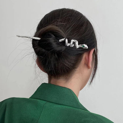 2026 Punk Snake Hairpin Hair Sticks Rhinestones Irregular Texture Metal Vintage Headwear Hairstyle for Women Hair Accessories