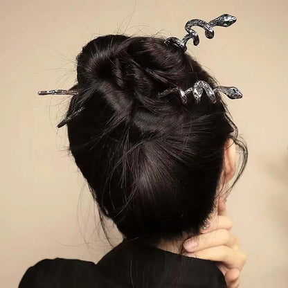 New Punk Snake Shape Hair Sticks Hairpin for Women Fashion Metal Green Crystal Chopstick Hair Clip Pin Headwear Hair Accessories