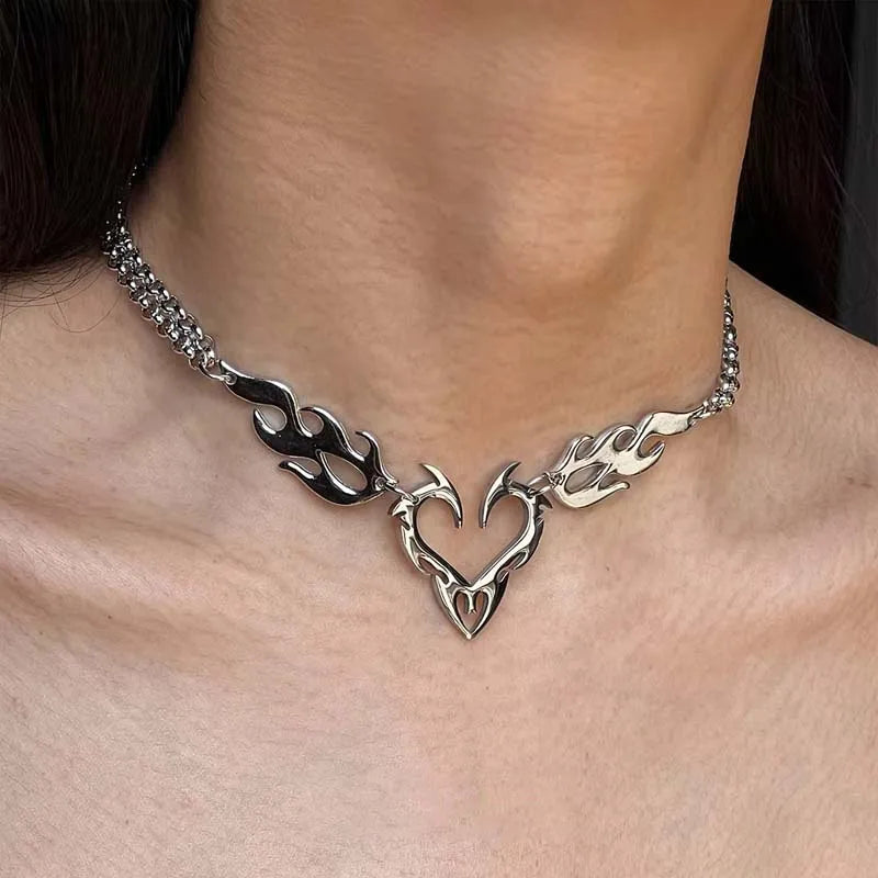 Stainless Steel Silver Color Thorn Heart Choker Necklace For Woman Man Punk Hip Hop Metal Hollow Clavicle Chain Necklace Jewelry