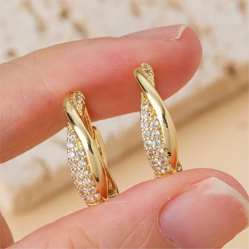 Elegant Synthetic Cubic Synthetic Zirconia Hoop Earrings for Women Minimalist Interlocking Circle Earrings Jewelry Gifts