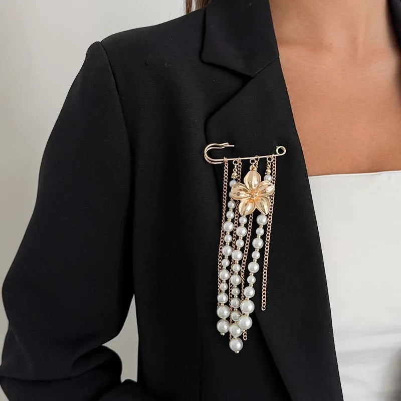 Fashion Metal Flower Pearl Tassel Chain Brooch For Women Exaggerated Multilayer Pants Chain Charm Brooches Jewelry Accessories