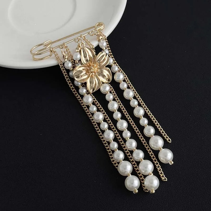 Fashion Metal Flower Pearl Tassel Chain Brooch For Women Exaggerated Multilayer Pants Chain Charm Brooches Jewelry Accessories