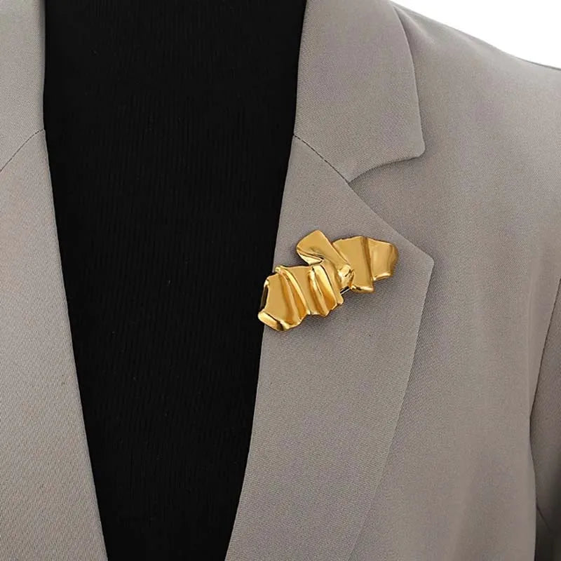 Fashion Metal Irregular Pleated Brooches for Men Women Punk Gold Color Geometric Personality Sweater Brooch Jewelry Accessories